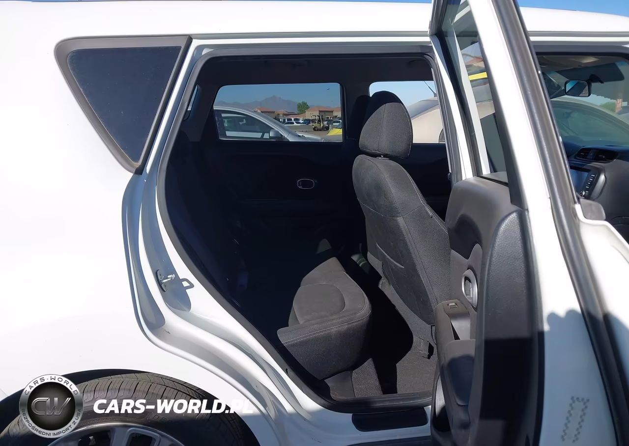 2018 Kia Soul + VIN:KNDJP3A59J7530004 - 8