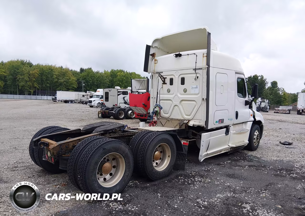 2015 Freightliner Cascadia 125 VIN:1FUJGLDV9FLGF1035 - 4