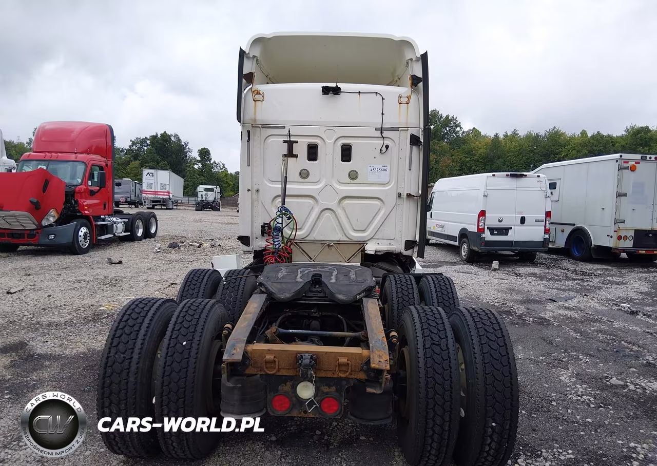 2015 Freightliner Cascadia 125 VIN:1FUJGLDV9FLGF1035 - 8