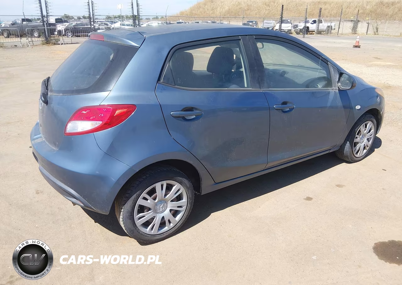 2014 Mazda Mazda2 Sport VIN:JM1DE1KZ7E0176264 - 4