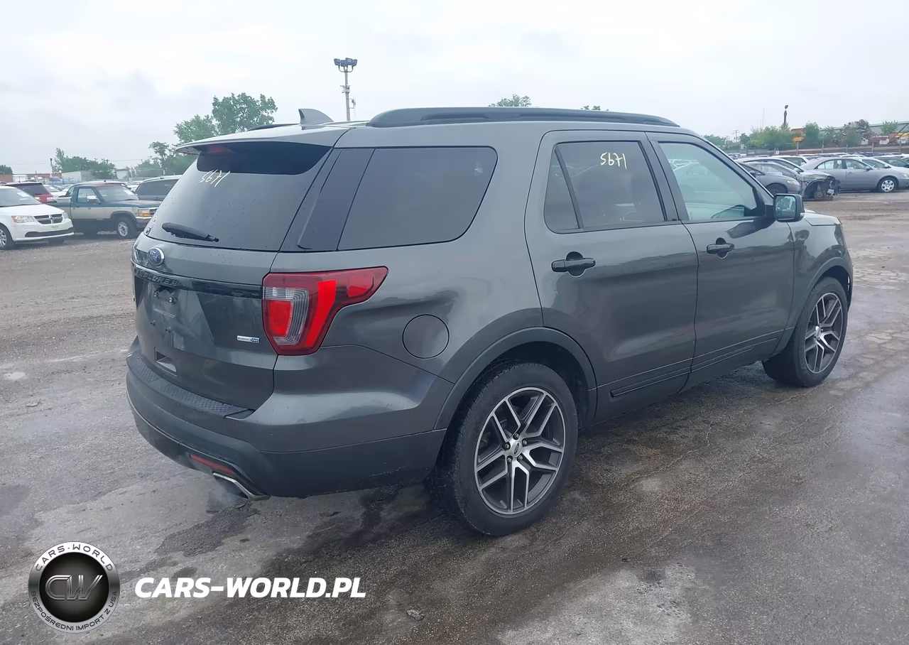 2016 Ford Explorer Sport VIN:1FM5K8GT9GGC56939 - 4
