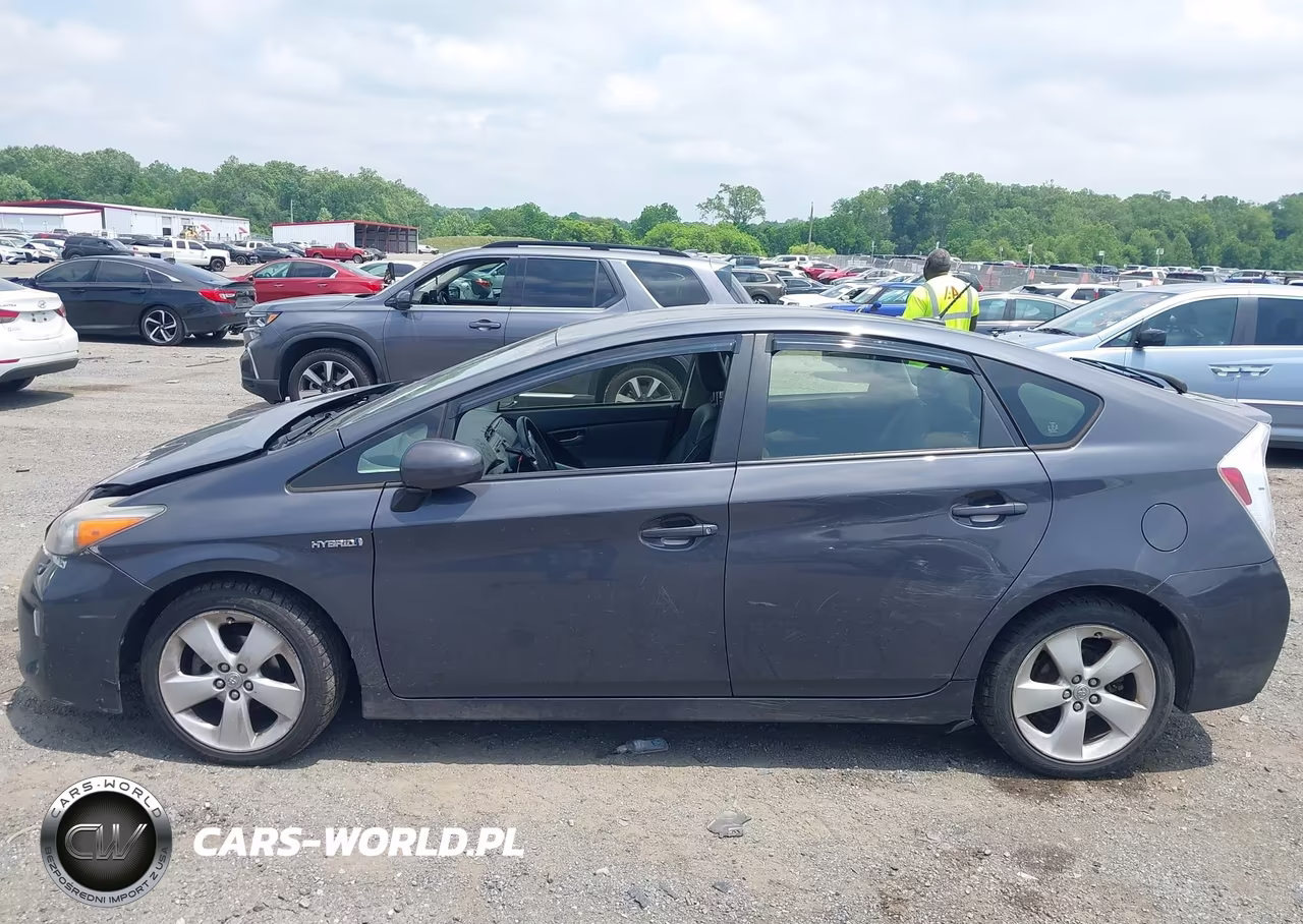 2013 Toyota Prius Five VIN:JTDKN3DU3D1669209 - 14