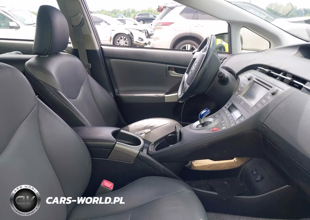 2013 Toyota Prius Five VIN:JTDKN3DU3D1669209 - 5