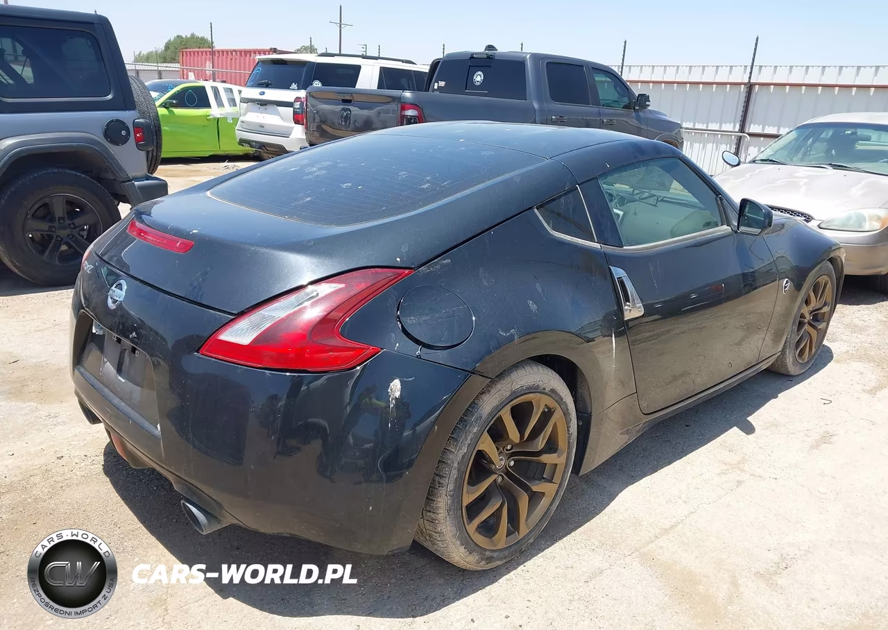 2018 Nissan 370Z VIN:JN1AZ4EH9JM572018 - 4