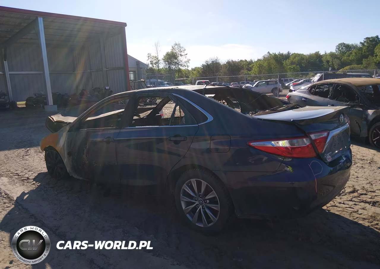 2015 Toyota Camry Xle VIN:4T1BF1FK3FU882400 - 3