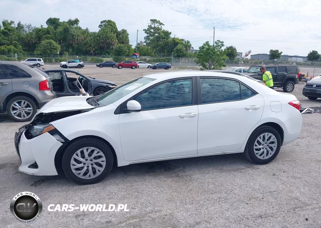 2019 Toyota Corolla Le VIN:5YFBURHE0KP876450 - 14