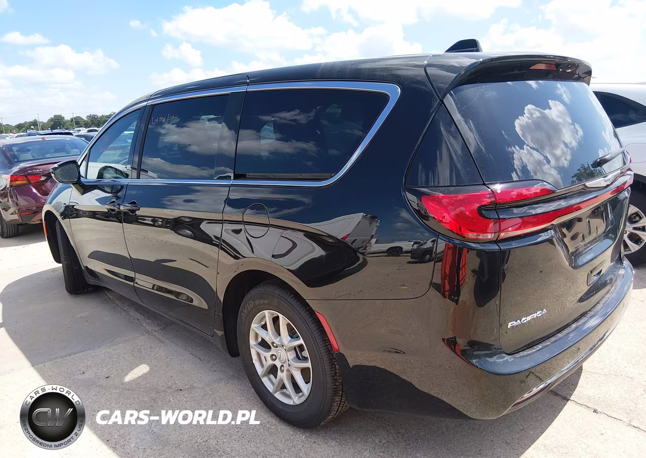 2026 Chrysler Pacifica Select VIN:2C4RC1BG5TR273119 - 3
