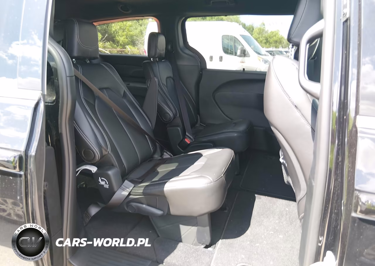 2026 Chrysler Pacifica Select VIN:2C4RC1BG5TR273119 - 8