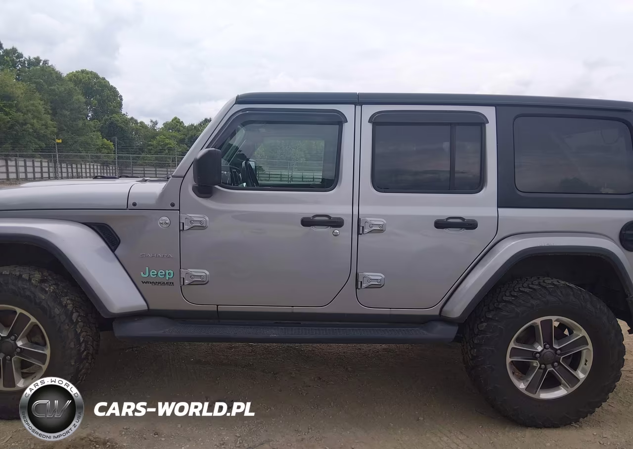 2019 Jeep Wrangler Unlimited Sahara 4X4 VIN:1C4HJXEN7KW590369 - 14
