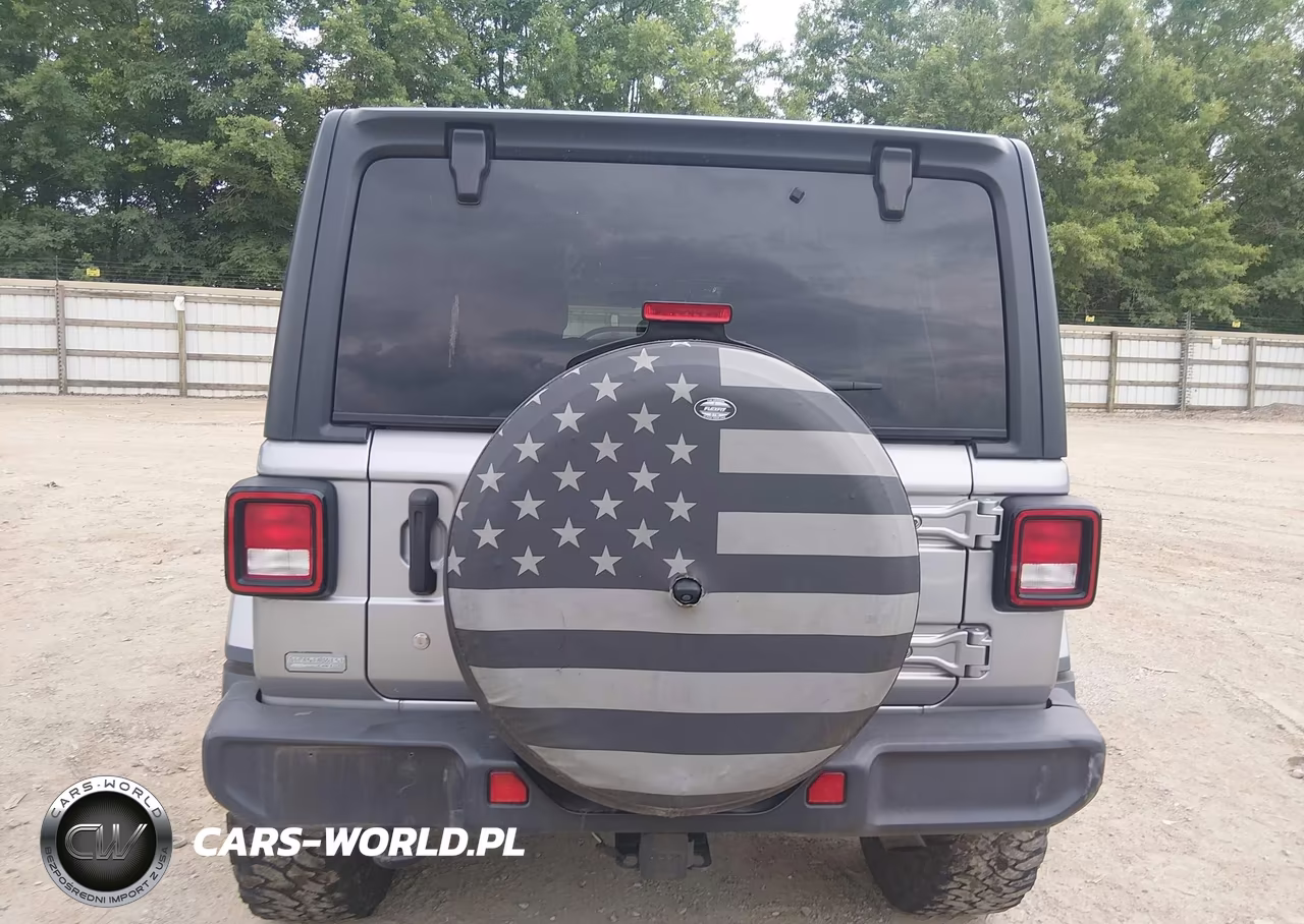 2019 Jeep Wrangler Unlimited Sahara 4X4 VIN:1C4HJXEN7KW590369 - 16