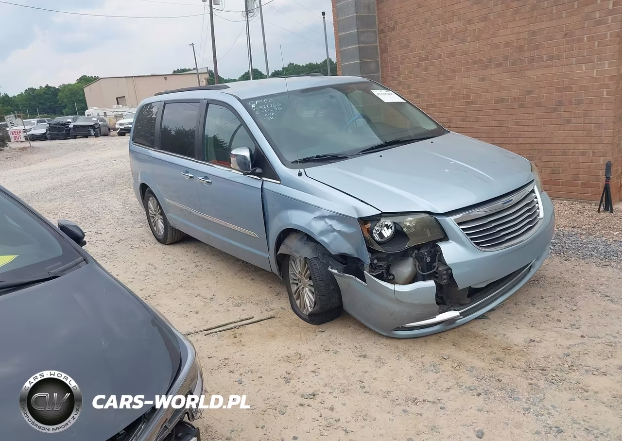 2013 Chrysler Town & Country Touring-L – zdjęcie 1 z 19