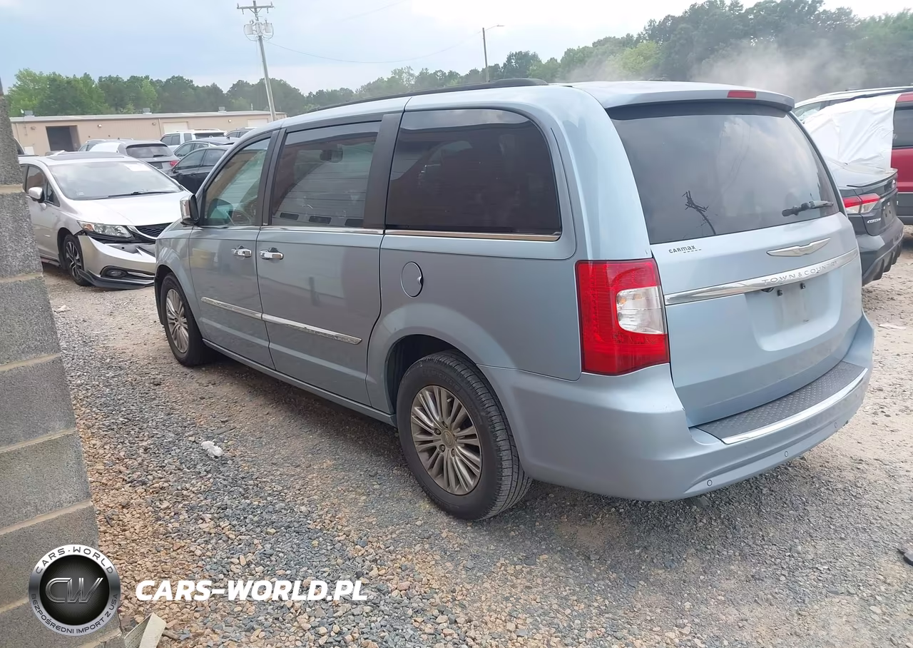 2013 Chrysler Town & Country Touring-L VIN:2C4RC1CG2DR588766 - 3