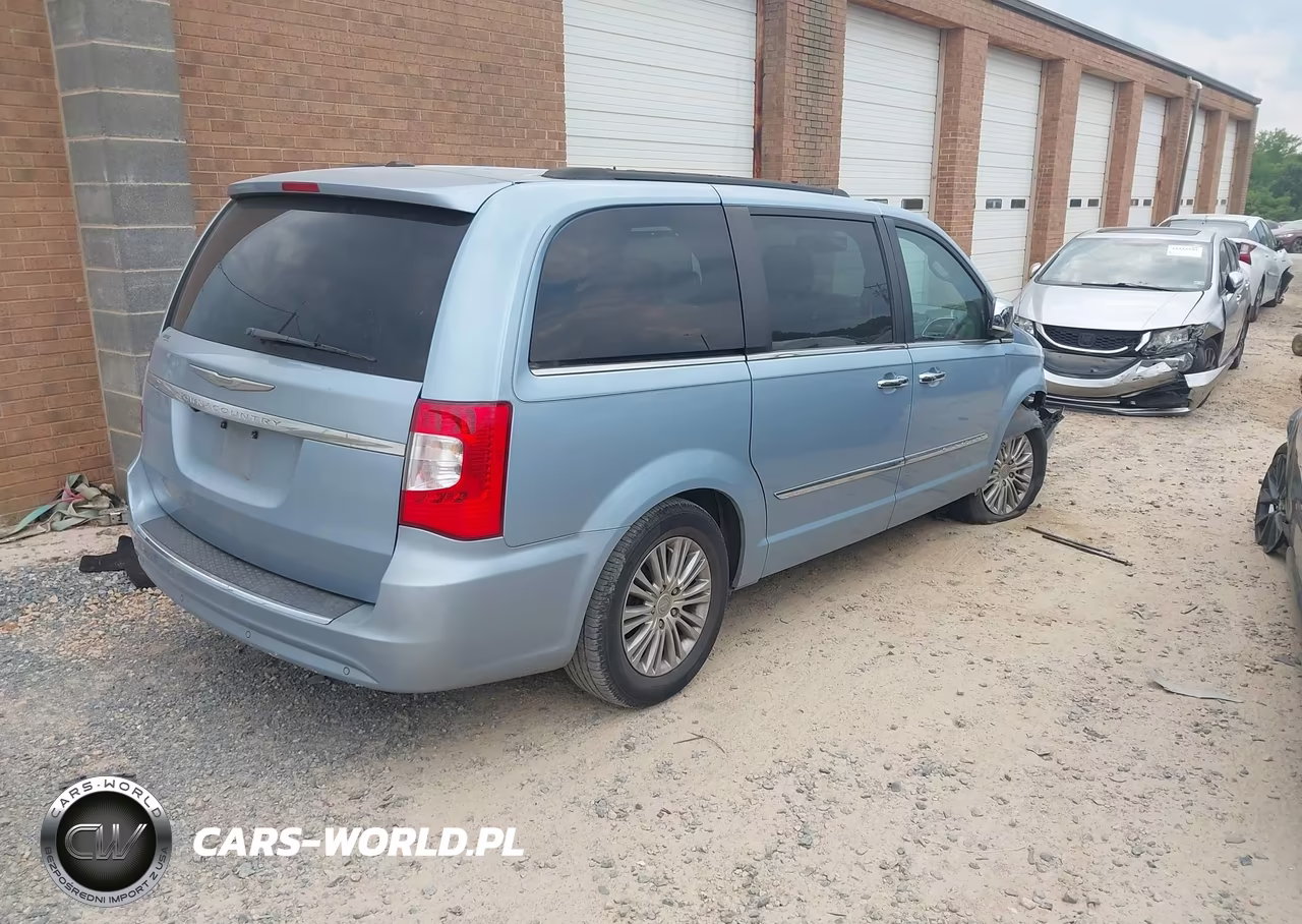 2013 Chrysler Town & Country Touring-L VIN:2C4RC1CG2DR588766 - 4