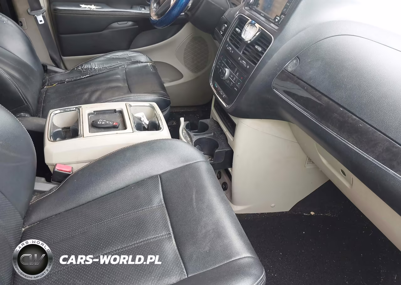 2013 Chrysler Town & Country Touring-L VIN:2C4RC1CG2DR588766 - 5