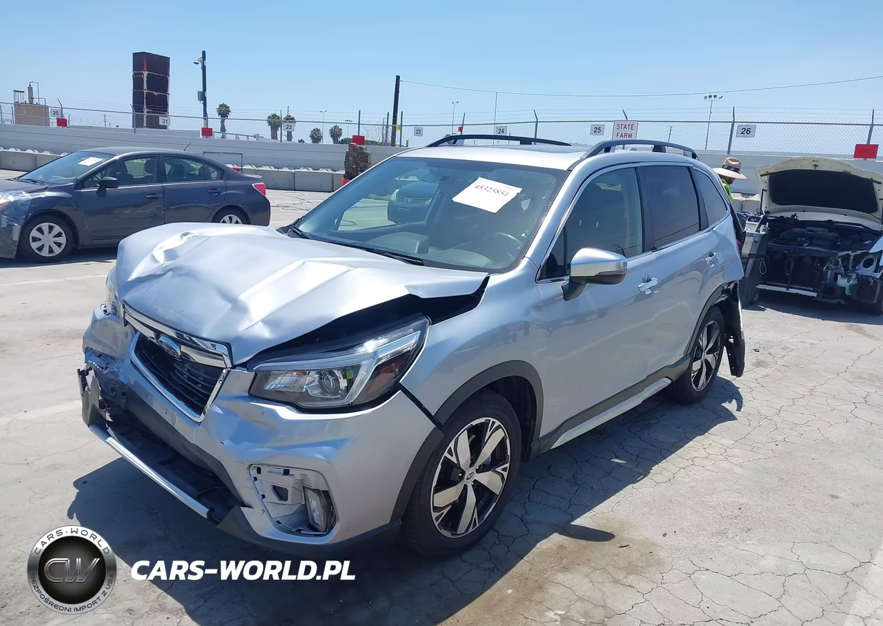 2019 Subaru Forester Touring VIN:JF2SKAWC3KH517289 - 2