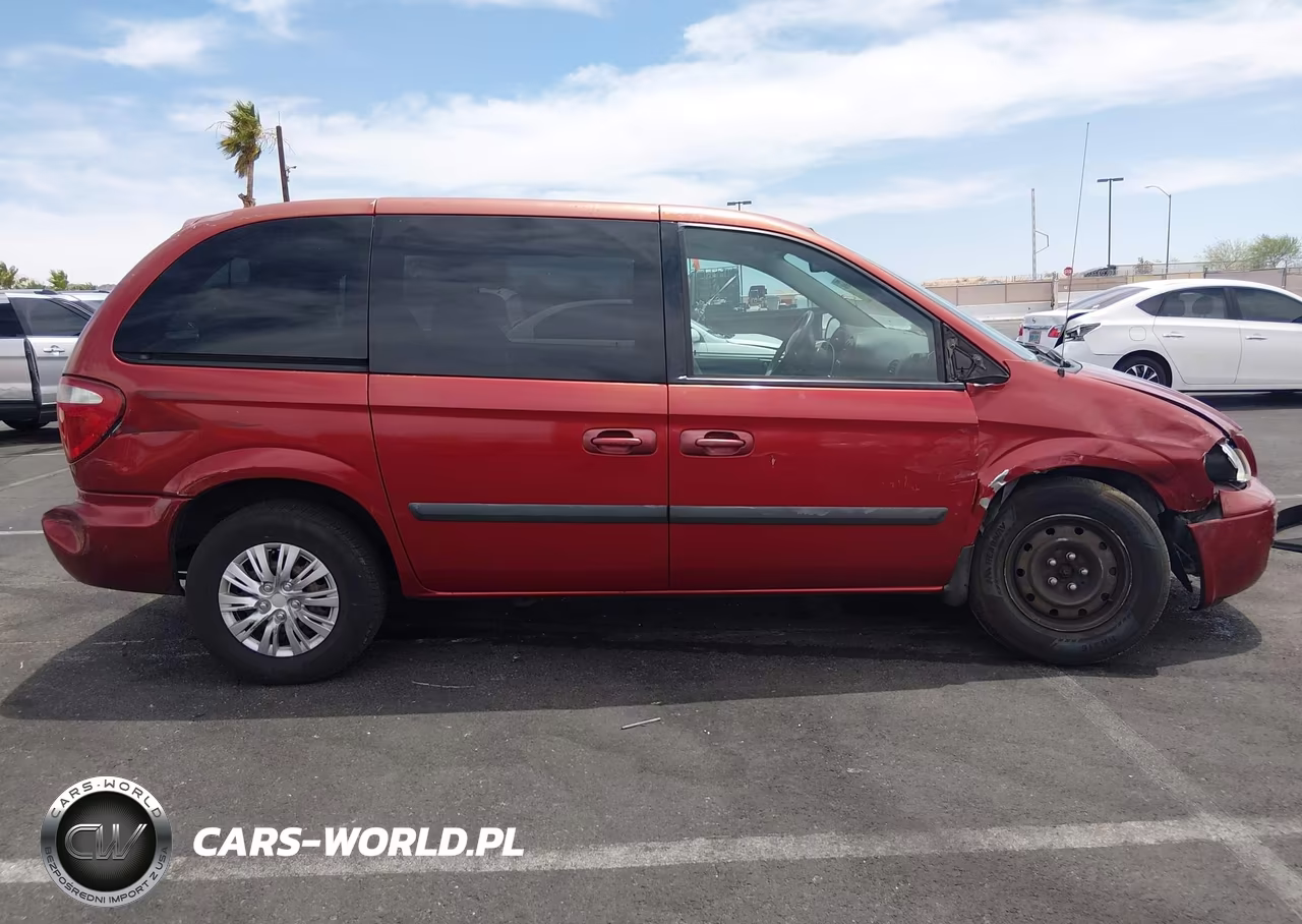 2005 Chrysler Town & Country VIN:1C4GP45R35B282560 - 14