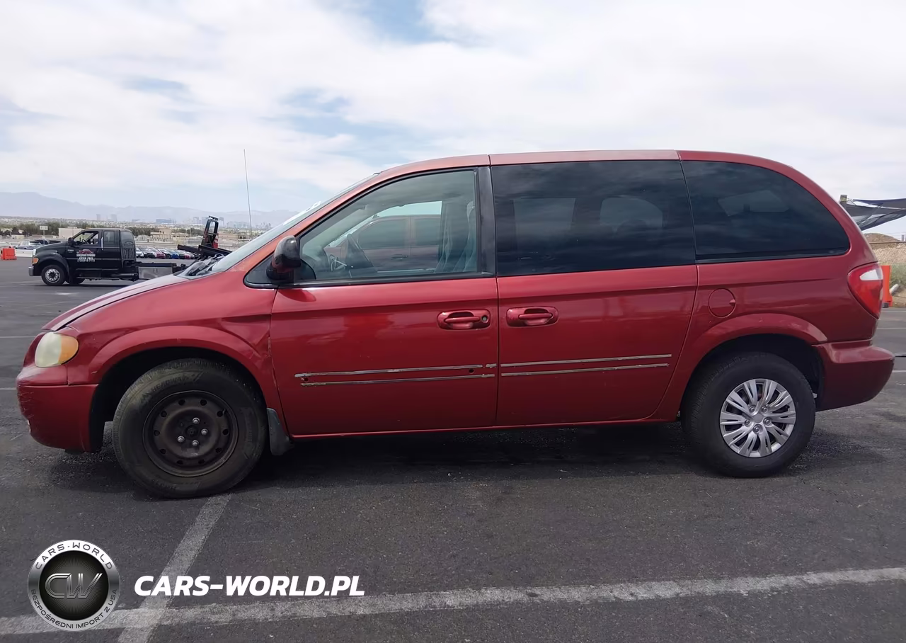 2005 Chrysler Town & Country VIN:1C4GP45R35B282560 - 15