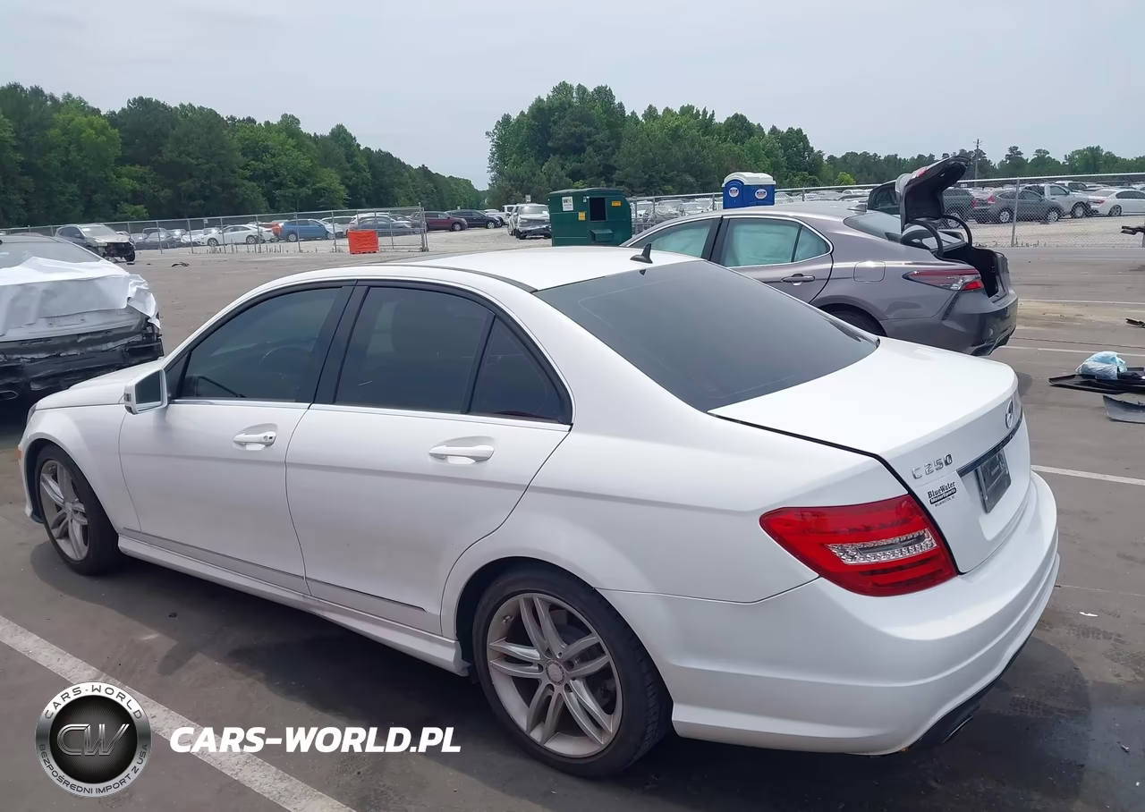 2014 Mercedes-Benz C 250 Sport VIN:WDDGF4HB7EG226812 - 14