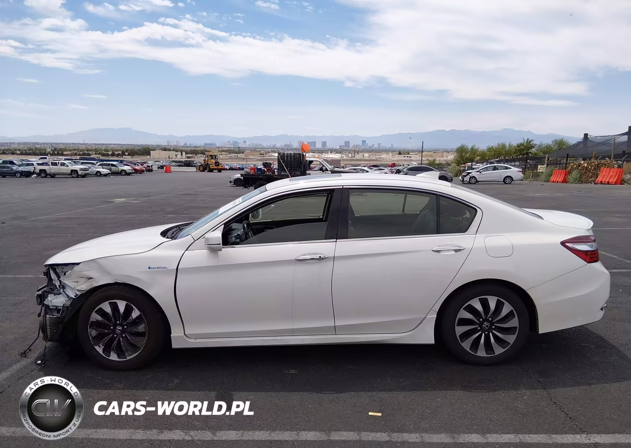 2017 Honda Accord Hybrid Touring VIN:JHMCR6F76HC008493 - 15