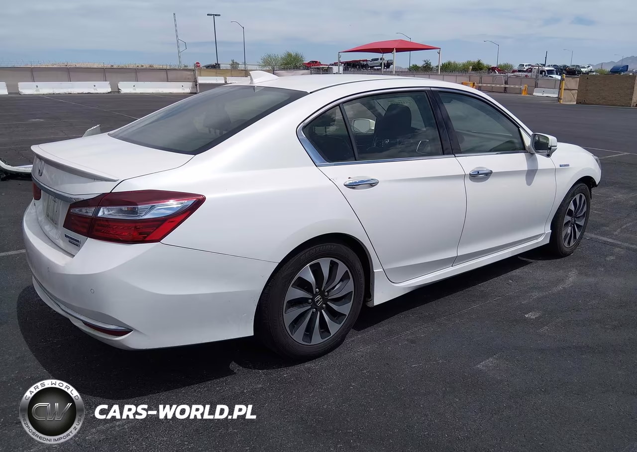 2017 Honda Accord Hybrid Touring VIN:JHMCR6F76HC008493 - 4