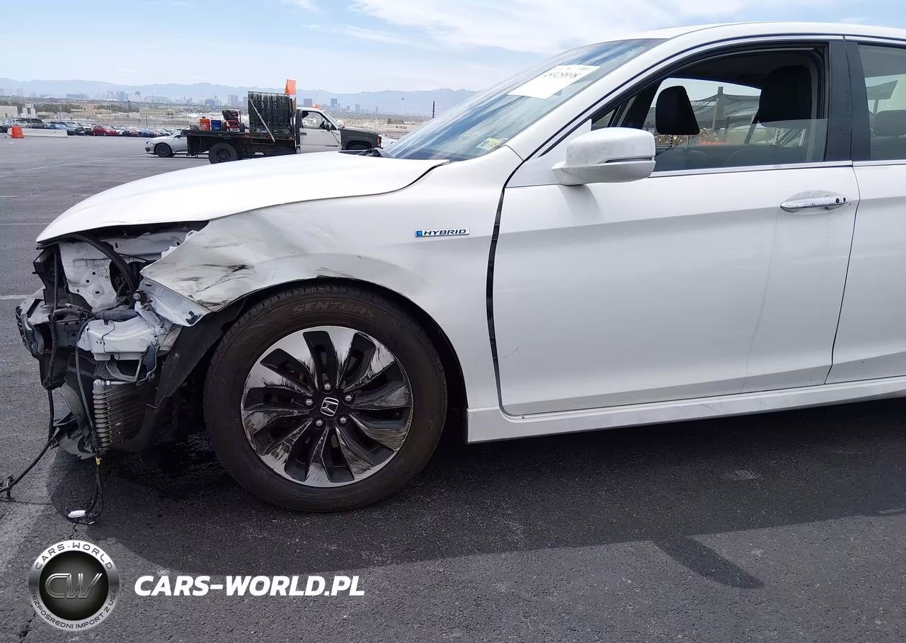2017 Honda Accord Hybrid Touring VIN:JHMCR6F76HC008493 - 6