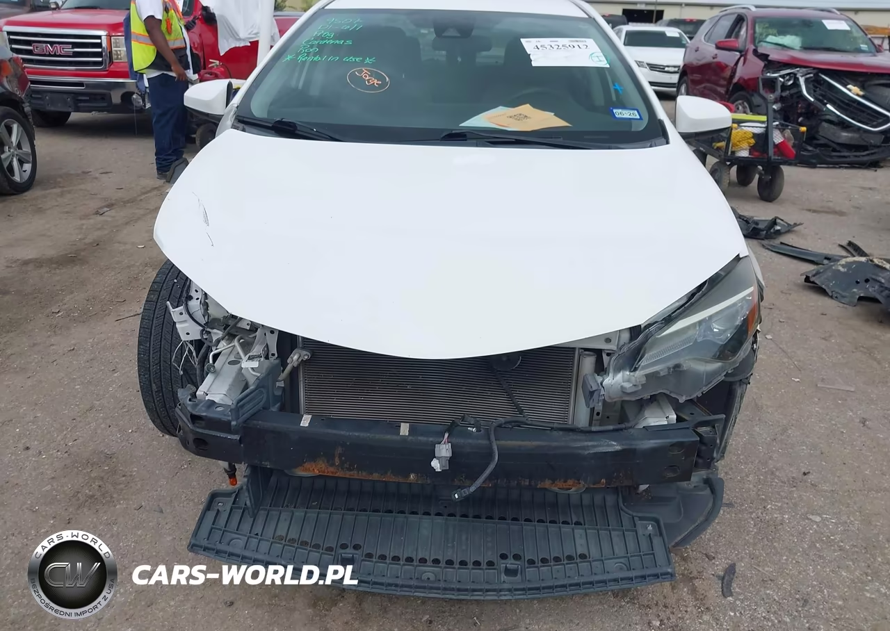 2017 Toyota Corolla Le VIN:5YFBURHE8HP702215 - 12