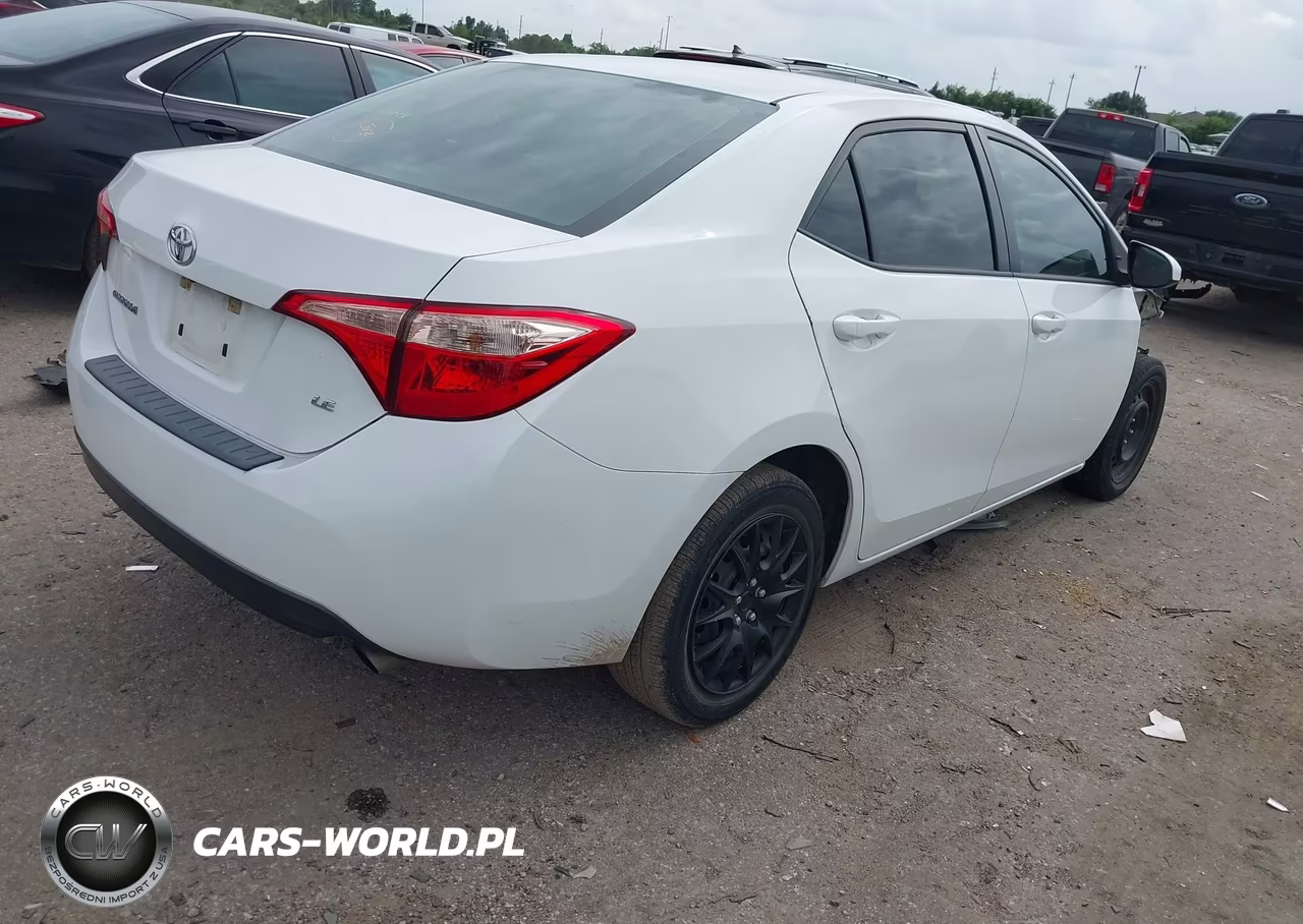 2017 Toyota Corolla Le VIN:5YFBURHE8HP702215 - 4