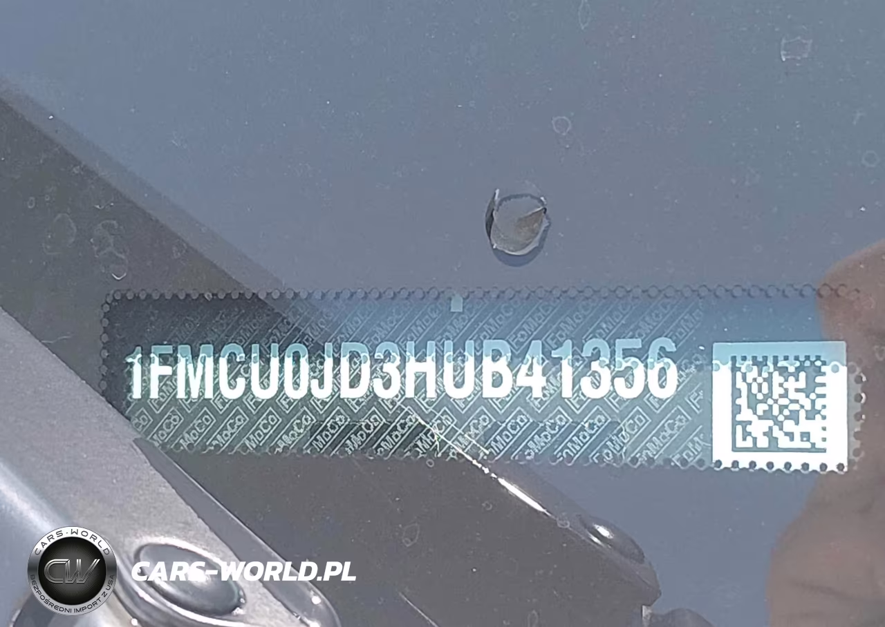 2017 Ford Escape Titanium VIN:1FMCU0JD3HUB41356 - 9