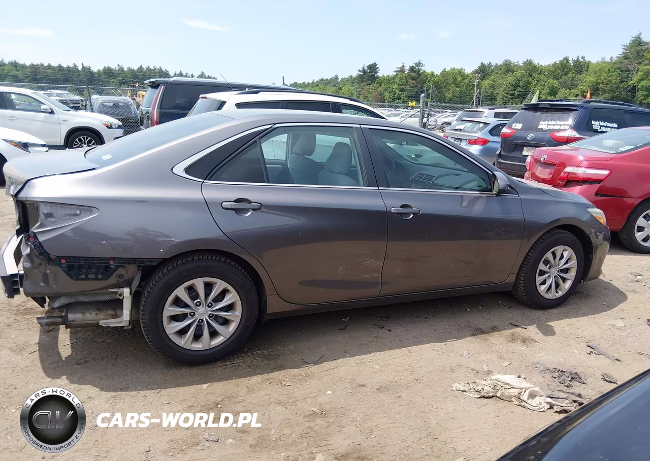 2016 Toyota Camry Le VIN:4T4BF1FKXGR523228 - 14