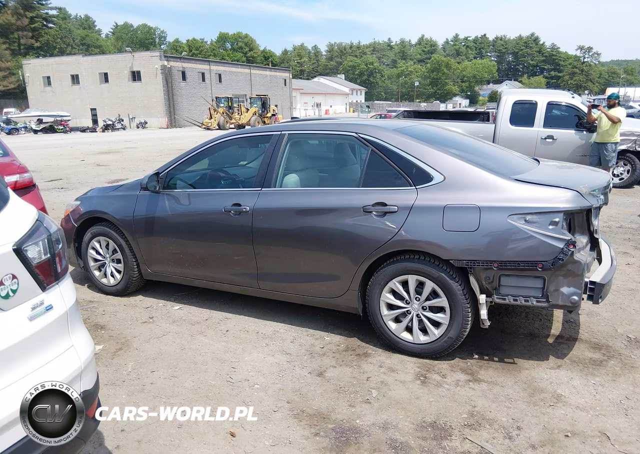 2016 Toyota Camry Le VIN:4T4BF1FKXGR523228 - 15