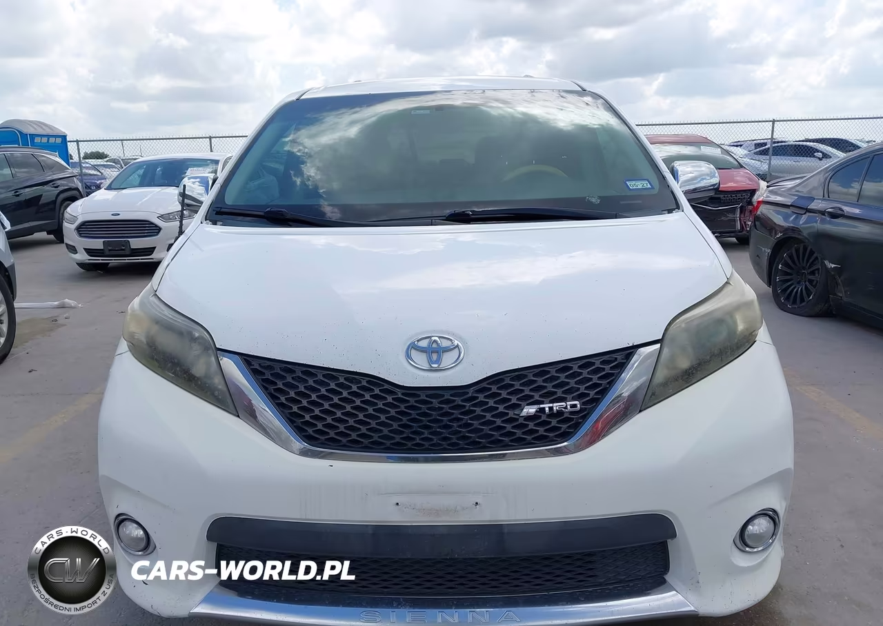 2011 Toyota Sienna Se VIN:5TDXK3DC5BS063318 - 13