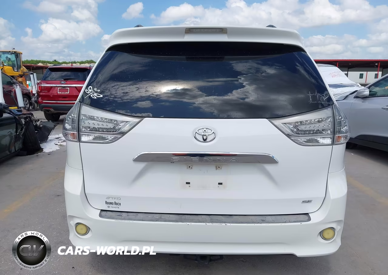 2011 Toyota Sienna Se VIN:5TDXK3DC5BS063318 - 17
