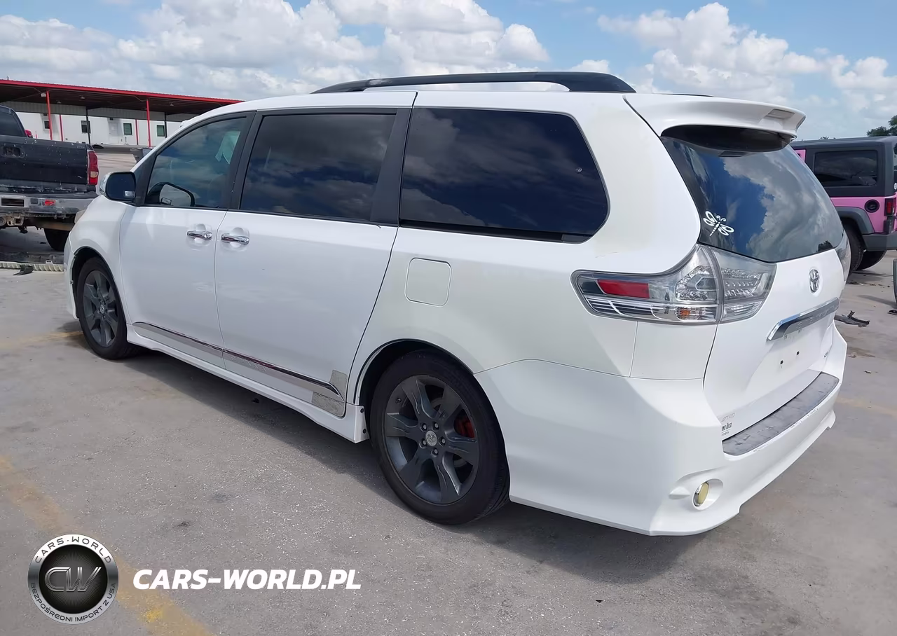 2011 Toyota Sienna Se VIN:5TDXK3DC5BS063318 - 3