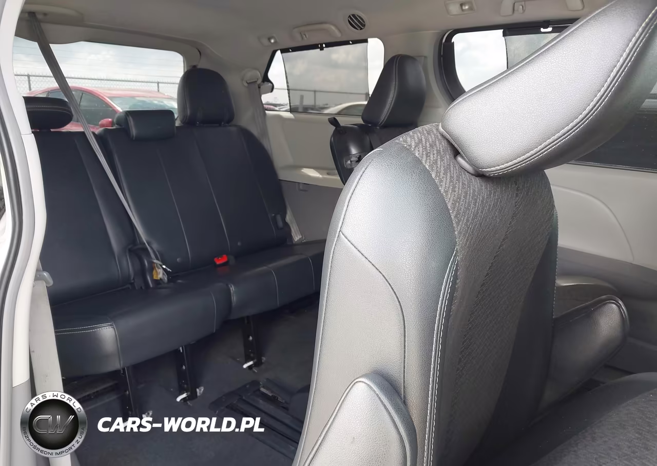 2011 Toyota Sienna Se VIN:5TDXK3DC5BS063318 - 8