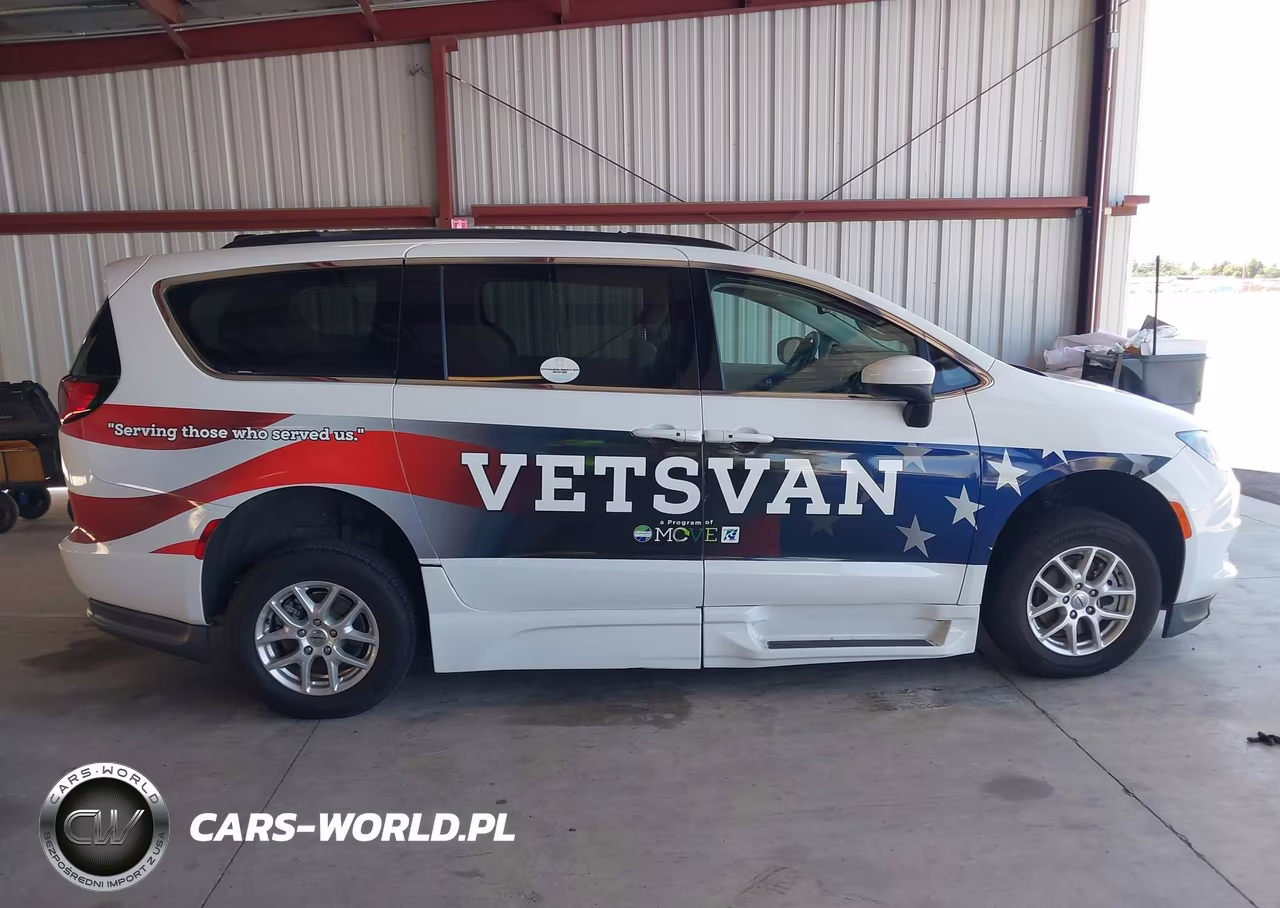 2021 Chrysler Voyager Lxi VIN:2C4RC1DG7MR564932 - 13