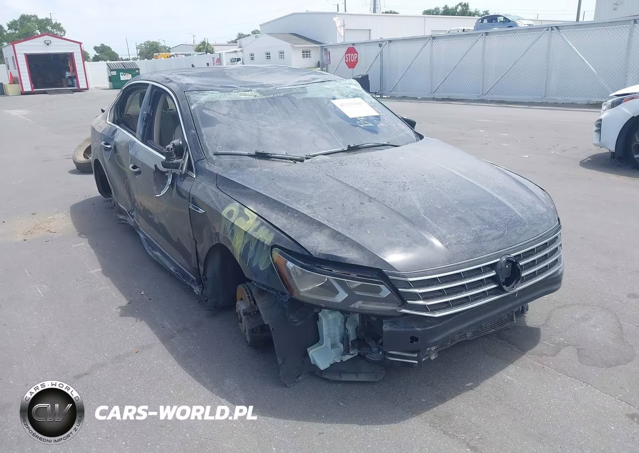 2017 Volkswagen Passat 1.8T R-Line – zdjęcie 1 z 21