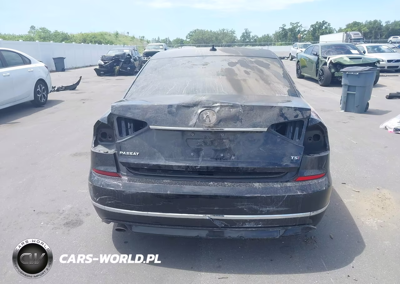 2017 Volkswagen Passat 1.8T R-Line VIN:1VWDT7A37HC046166 - 16