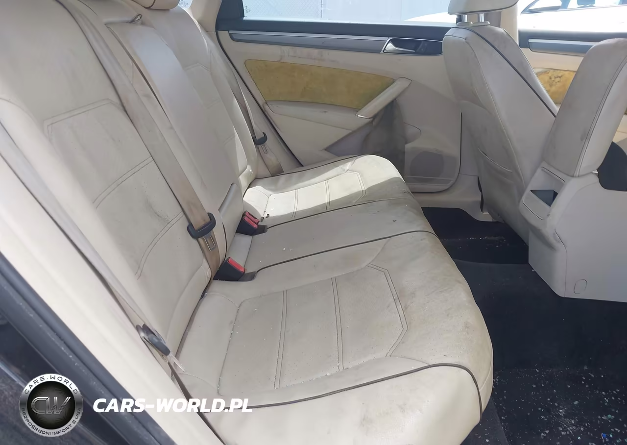 2017 Volkswagen Passat 1.8T R-Line VIN:1VWDT7A37HC046166 - 8