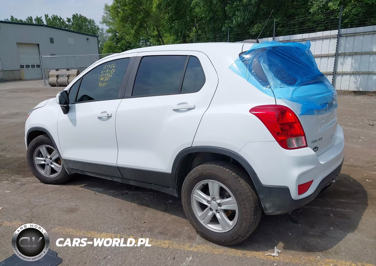 2019 Chevrolet Trax Ls VIN:3GNCJNSB3KL349365 - 3