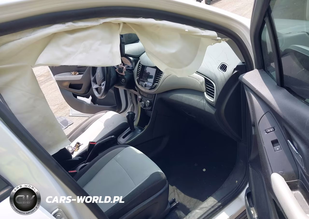2019 Chevrolet Trax Ls VIN:3GNCJNSB3KL349365 - 5