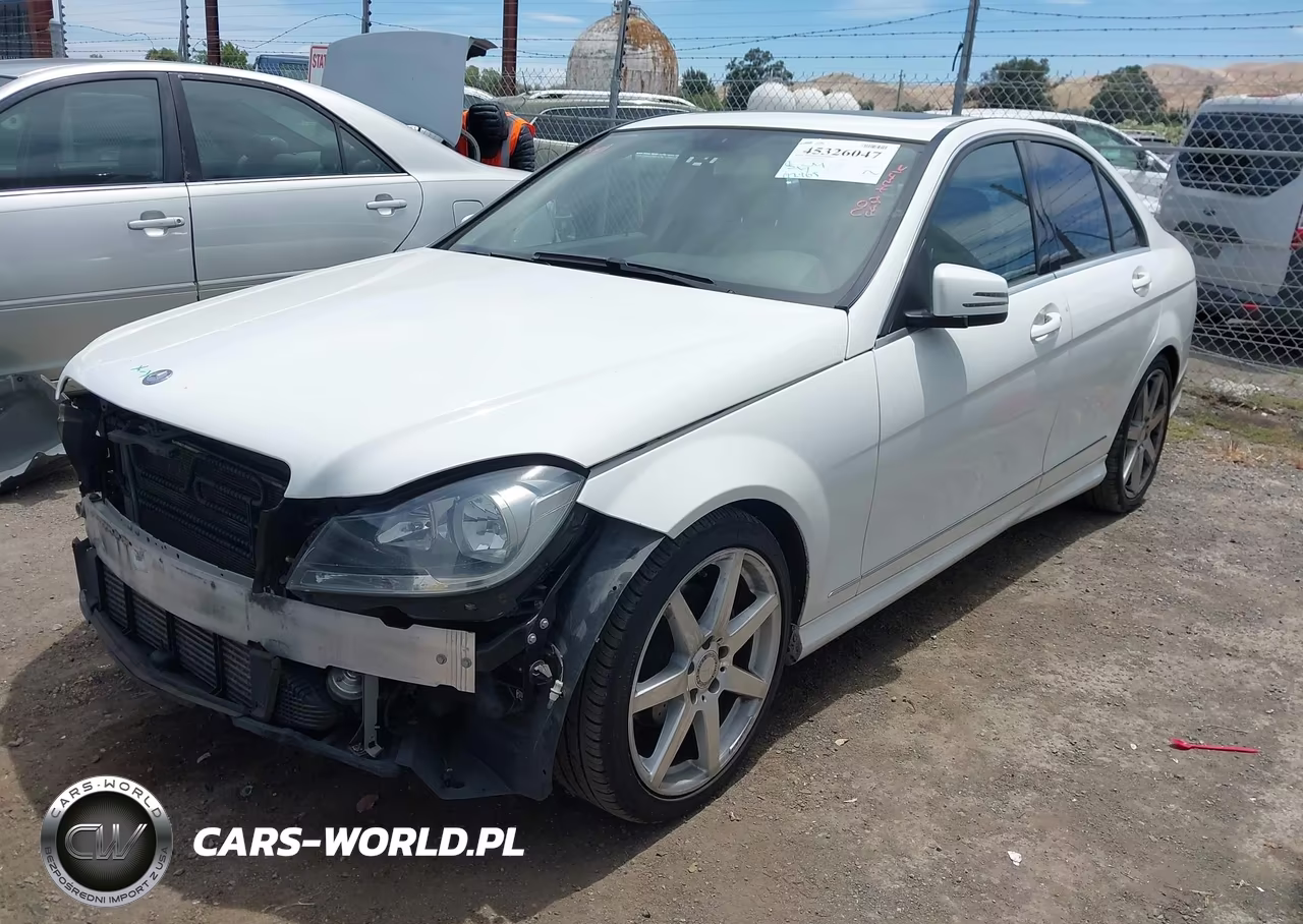 2014 Mercedes-Benz C 250 Sport VIN:WDDGF4HB0EA943104 - 2