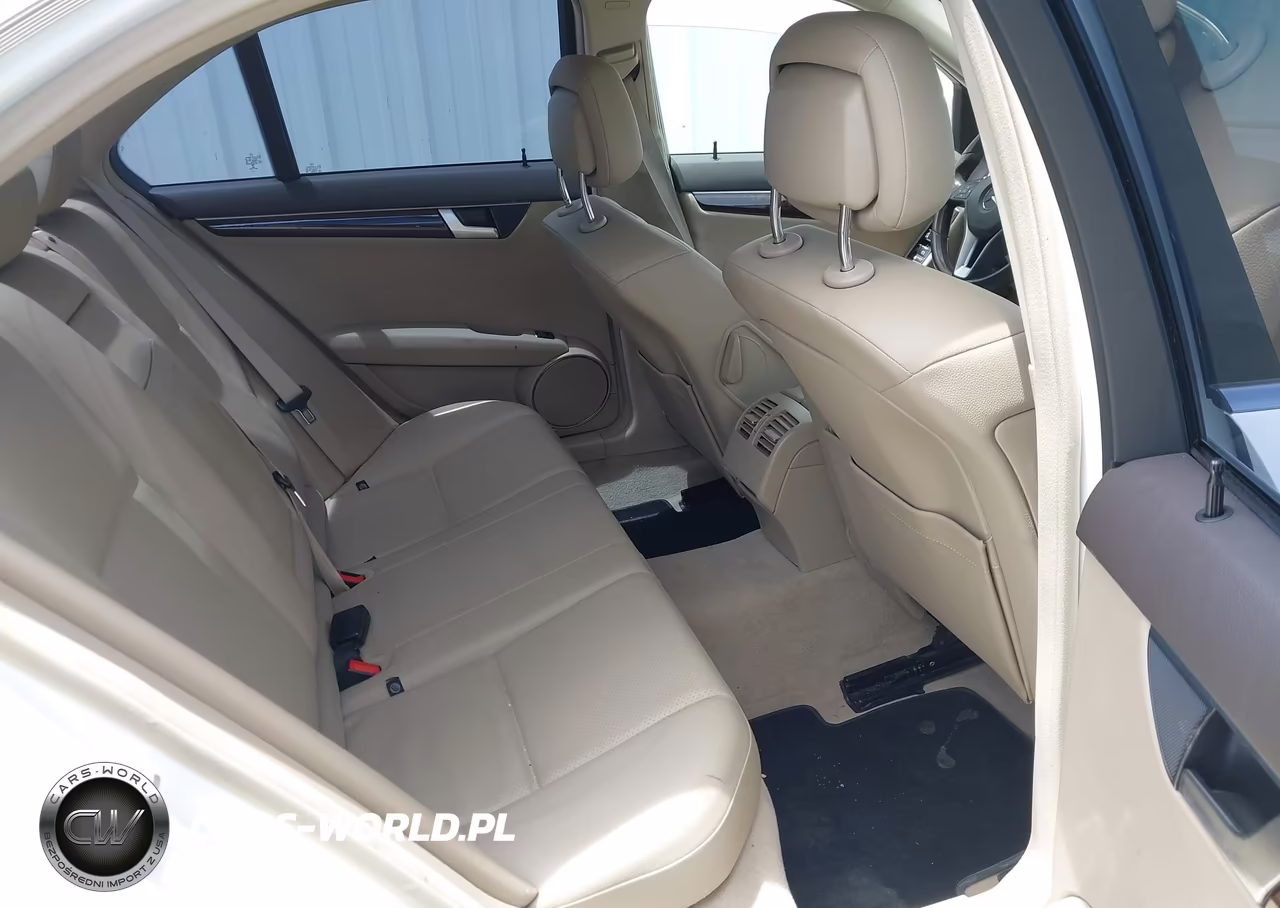 2014 Mercedes-Benz C 250 Sport VIN:WDDGF4HB0EA943104 - 8