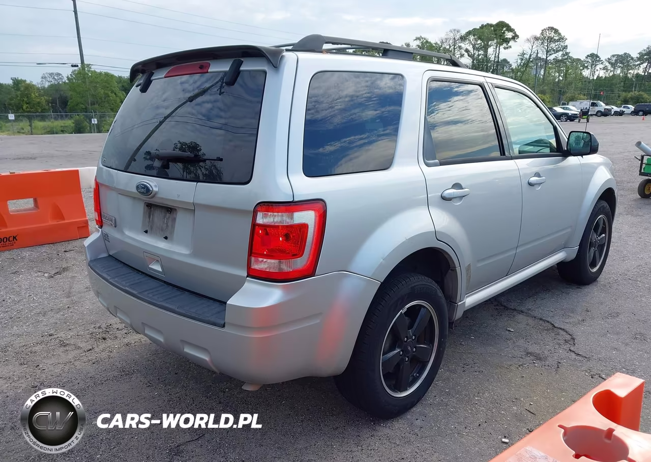 2010 Ford Escape Xlt VIN:1FMCU0D71AKD24794 - 4