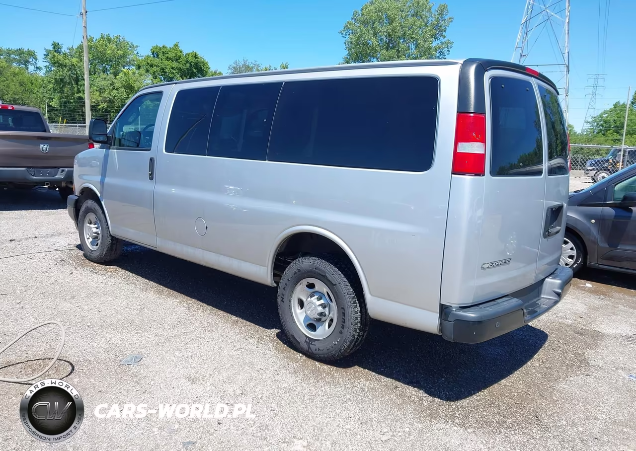 2019 Chevrolet Express 2500 Ls VIN:1GAWGEFG5K1332318 - 3