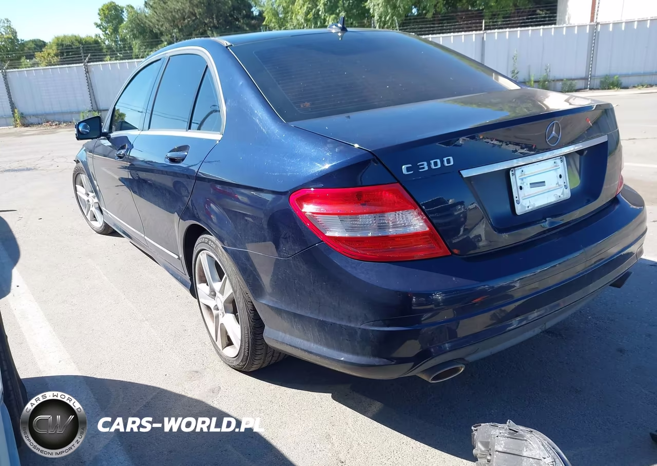 2011 Mercedes-Benz C 300 Sport VIN:WDDGF5EBXBR136953 - 3