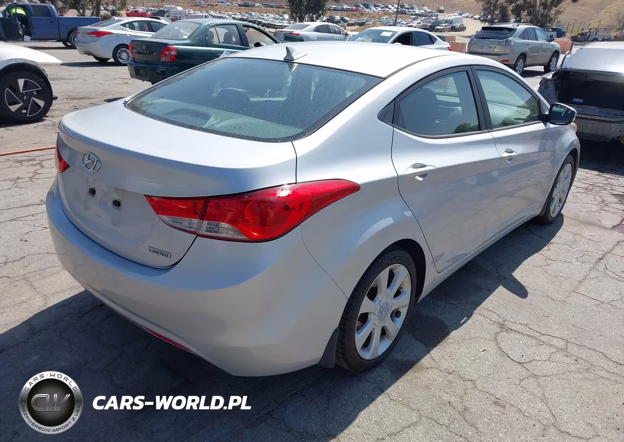 2013 Hyundai Elantra Limited VIN:KMHDH4AE5DU780776 - 4