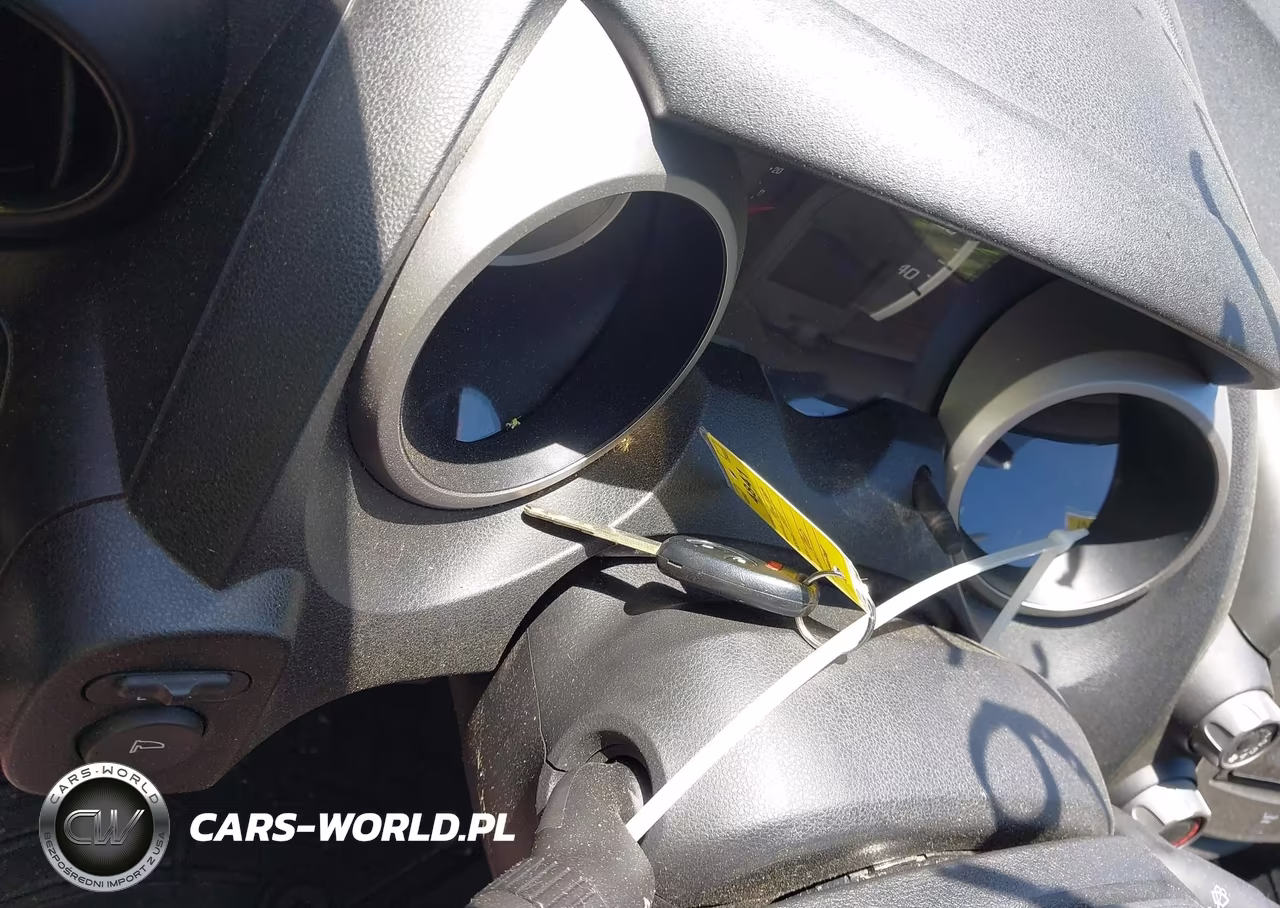 2011 Honda Fit Sport VIN:JHMGE8H57BC017831 - 11