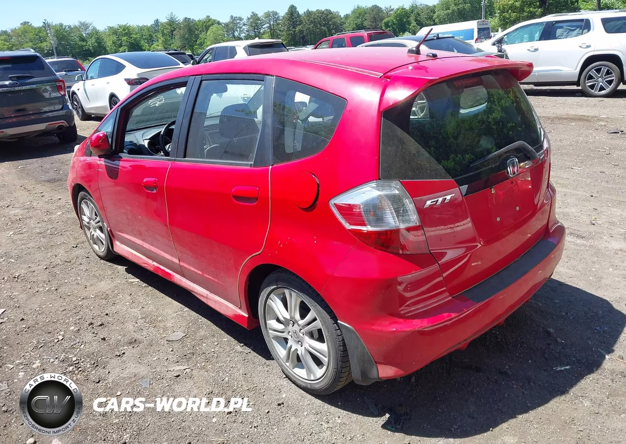 2011 Honda Fit Sport VIN:JHMGE8H57BC017831 - 3