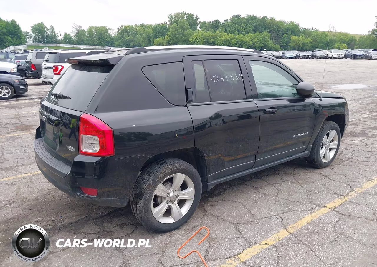 2012 Jeep Compass Latitude VIN:1C4NJCEB3CD616593 - 4