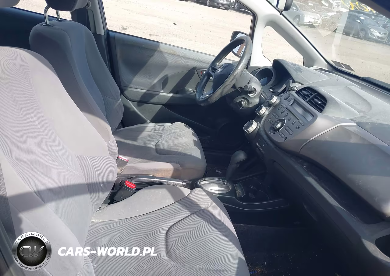 2010 Honda Fit VIN:JHMGE8H2XAS012083 - 5